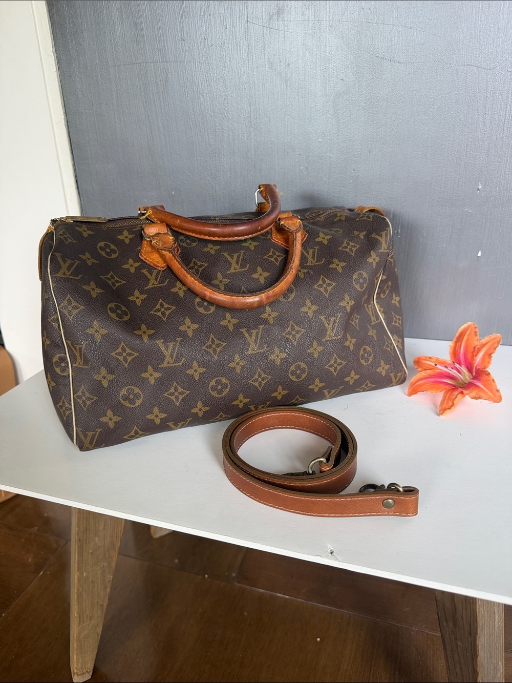 Vintage Louis Vuitton Speedy 35 handbag